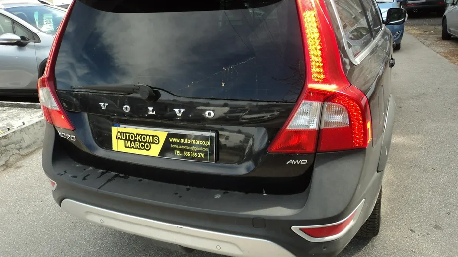 VOLVO XC70 -