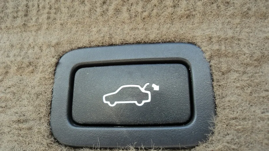 VOLVO XC70 -