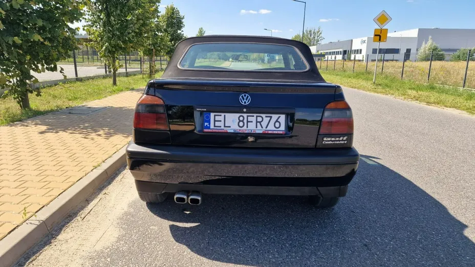 VOLKSWAGEN Golf -