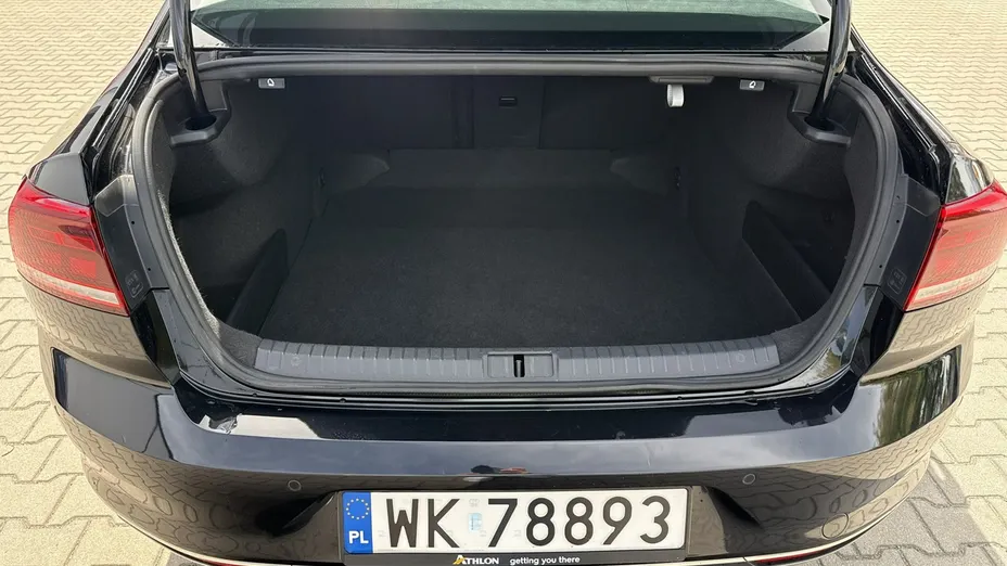 VOLKSWAGEN Passat -