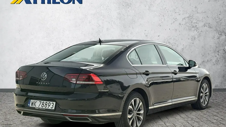 VOLKSWAGEN Passat -