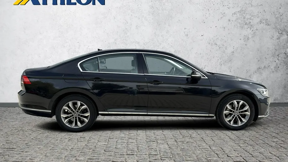VOLKSWAGEN Passat -