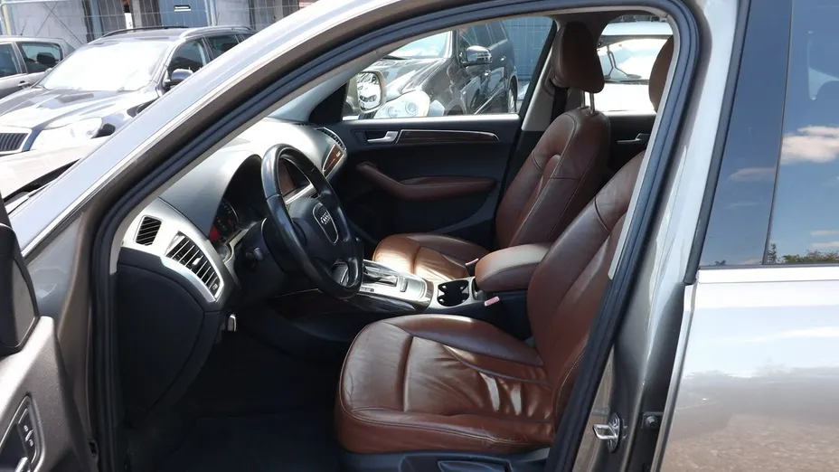 AUDI Q5 -