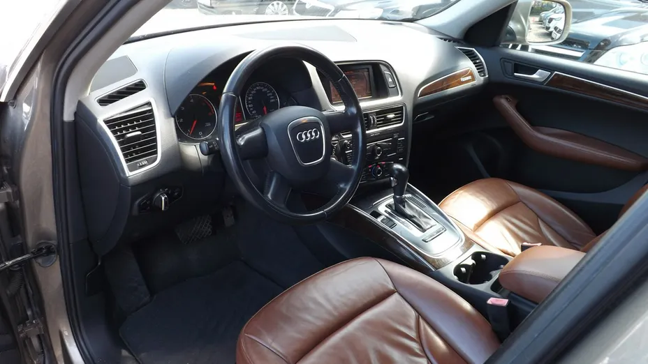 AUDI Q5 -