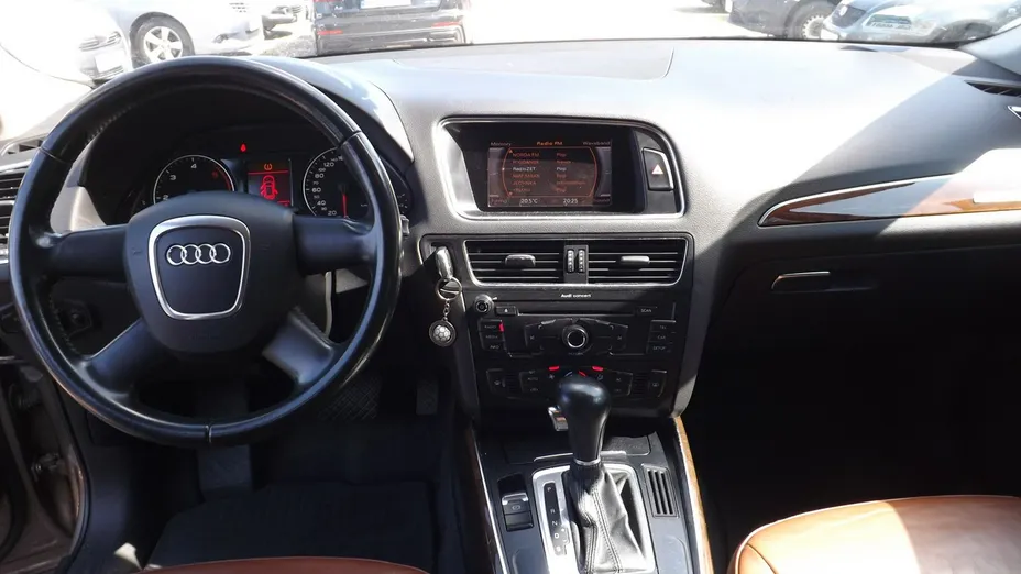AUDI Q5 -