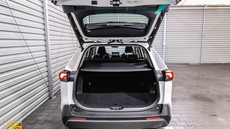 TOYOTA RAV4 -