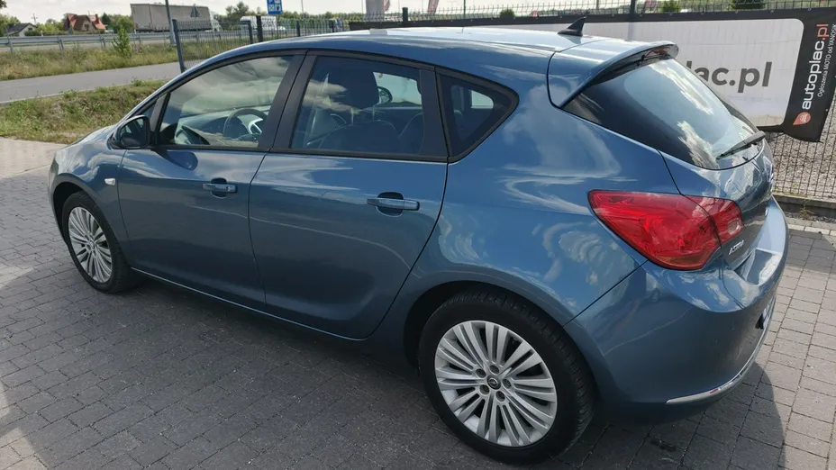 OPEL Astra -