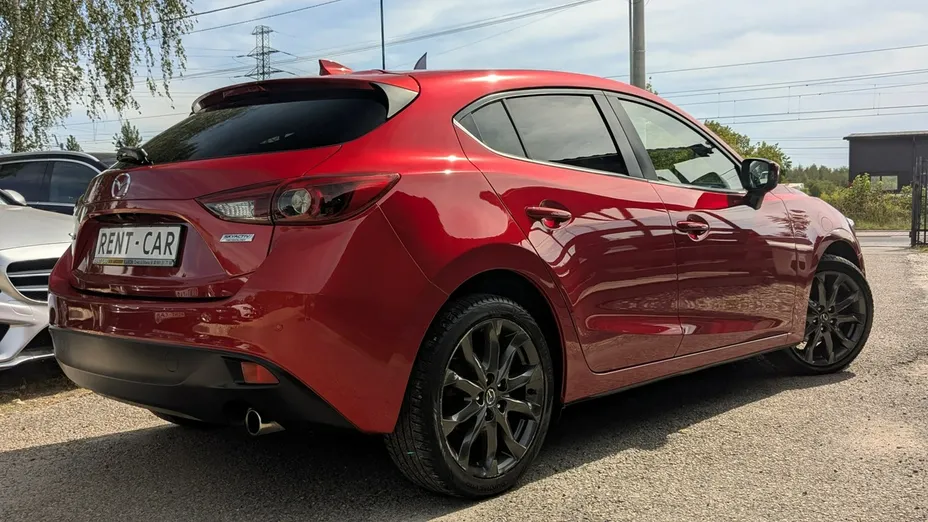MAZDA 3 -