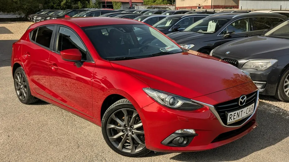 MAZDA 3 -
