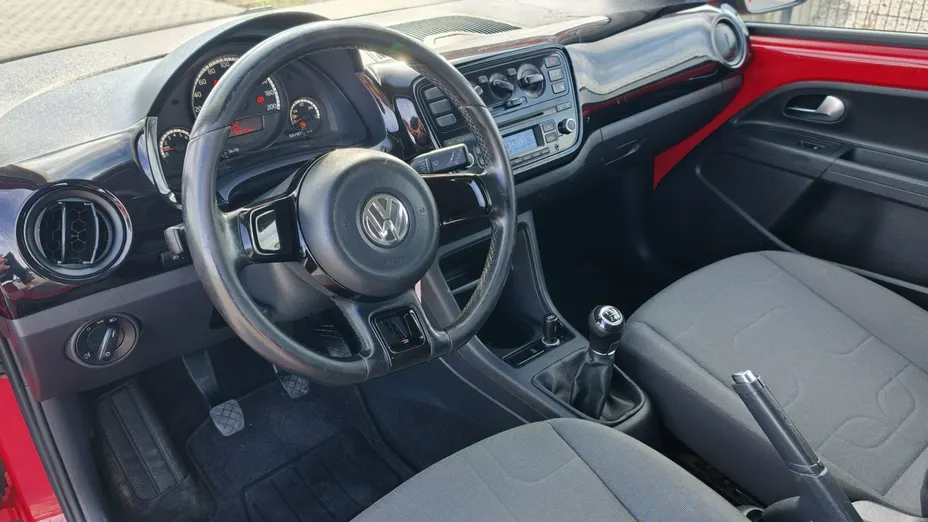 VOLKSWAGEN up! -