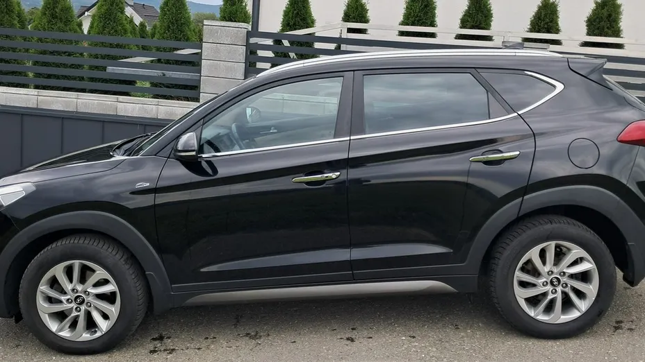 HYUNDAI Tucson -