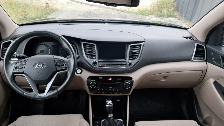 HYUNDAI Tucson -