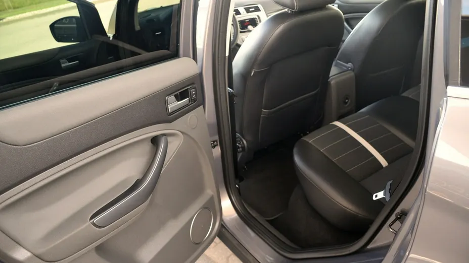FORD Kuga -