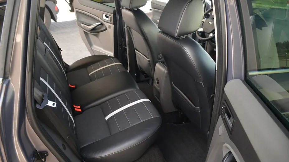 FORD Kuga -