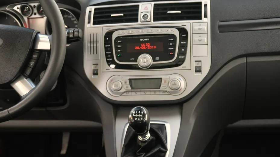 FORD Kuga -