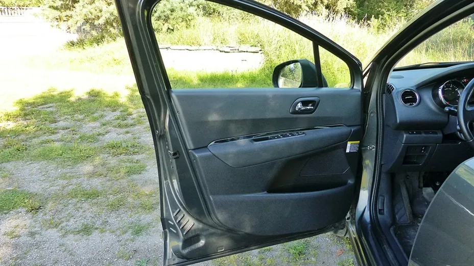 PEUGEOT 3008 -