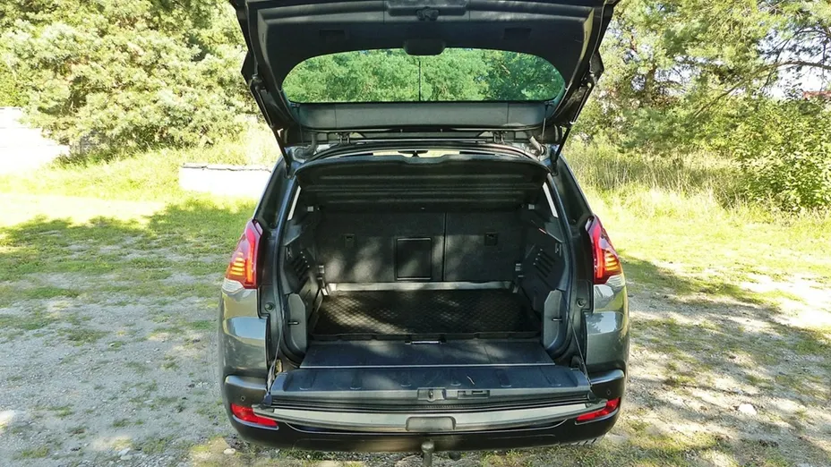 PEUGEOT 3008 -