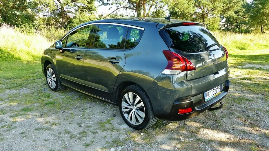 PEUGEOT 3008 -