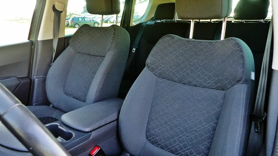 PEUGEOT 3008 -