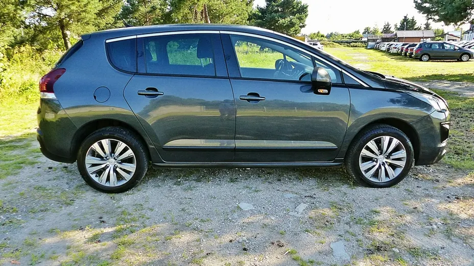 PEUGEOT 3008 -