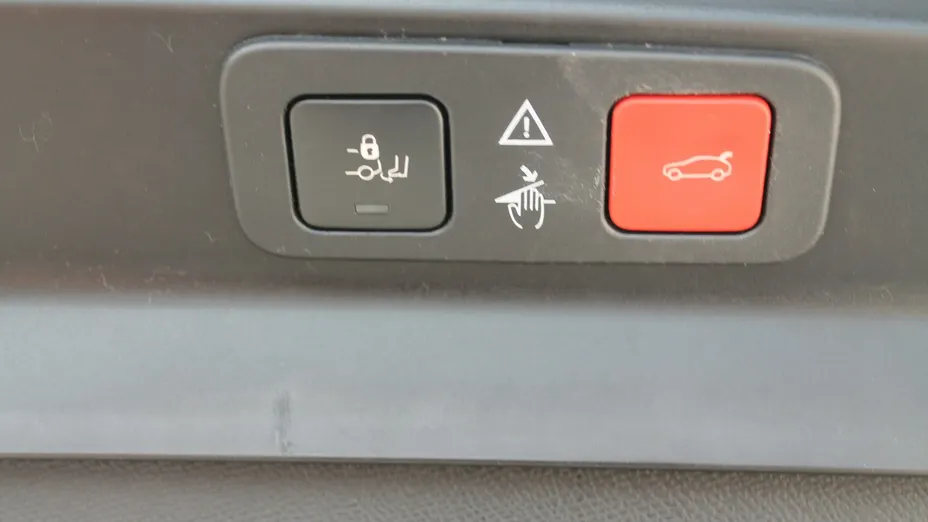 PEUGEOT 5008 -