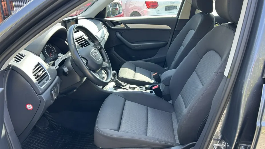 AUDI Q3 -