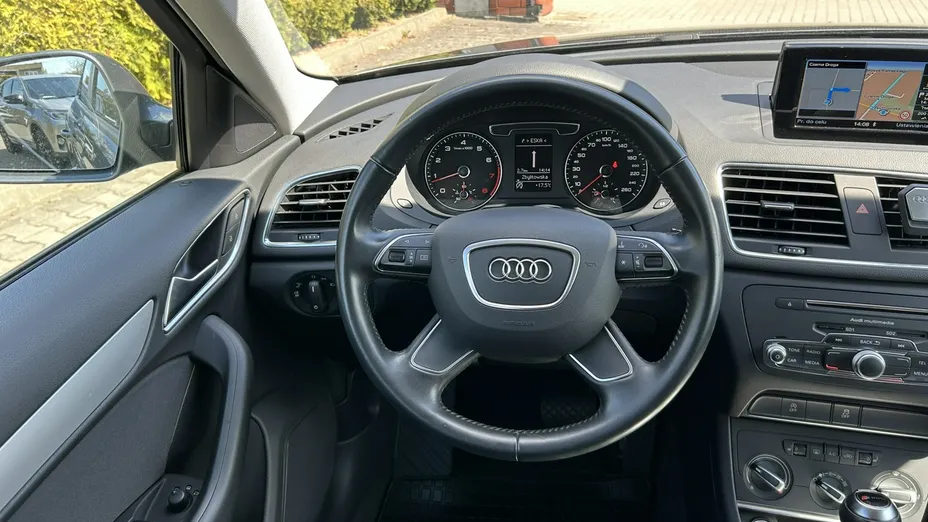 AUDI Q3 -