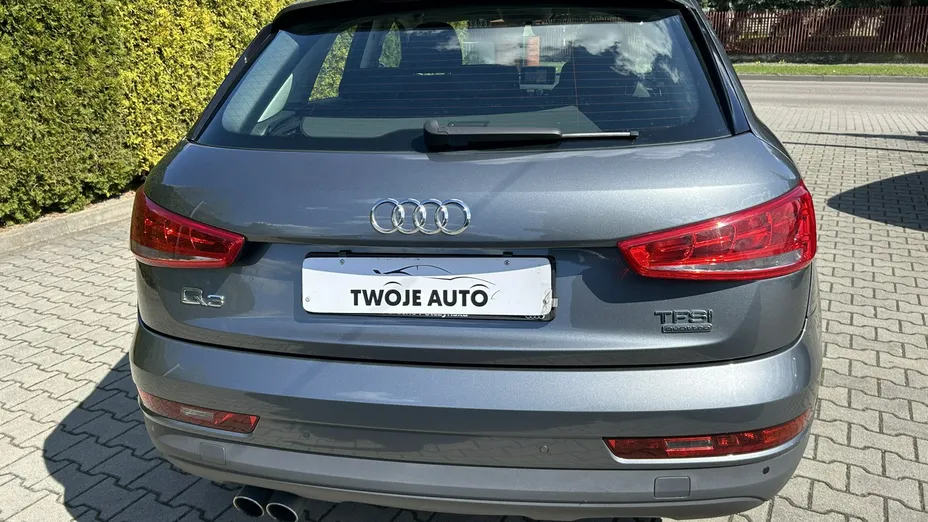 AUDI Q3 -