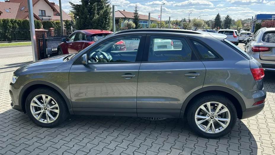 AUDI Q3 -