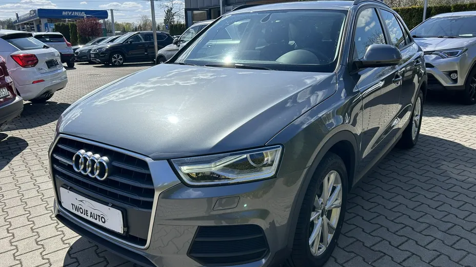 AUDI Q3 -