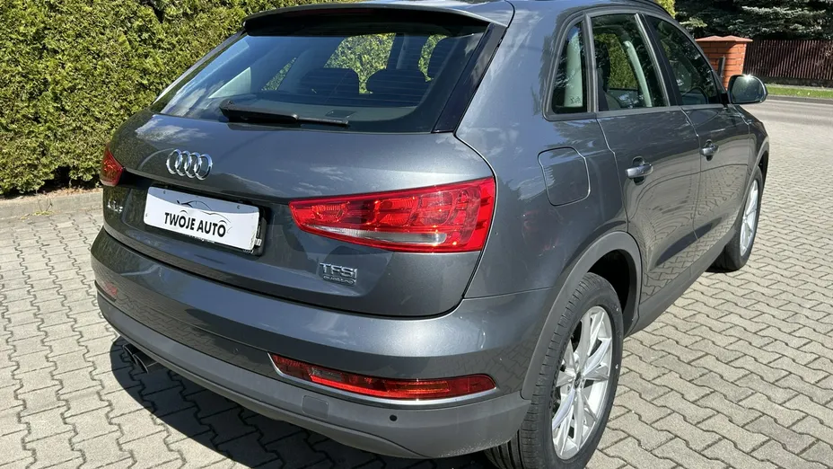 AUDI Q3 -