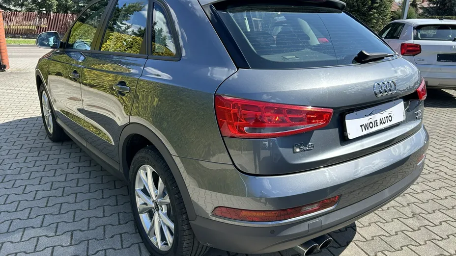 AUDI Q3 -
