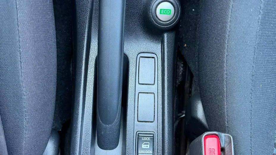 NISSAN Note -
