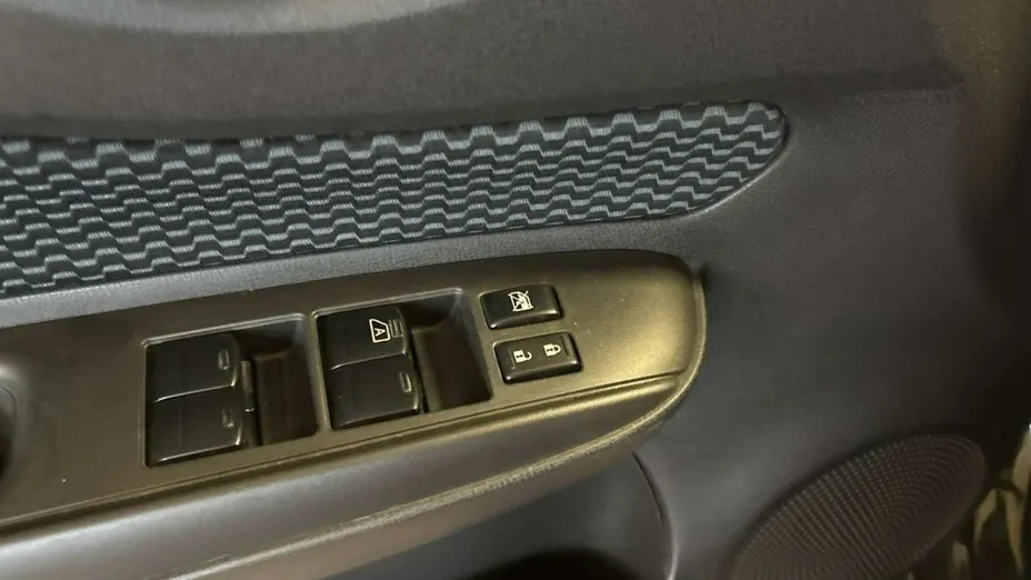 NISSAN Note -
