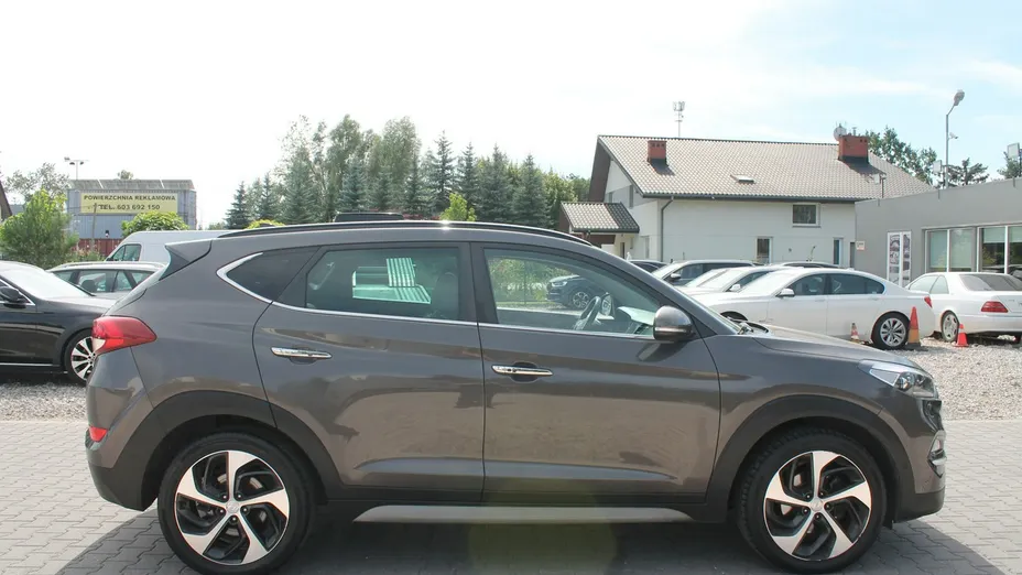 HYUNDAI Tucson -