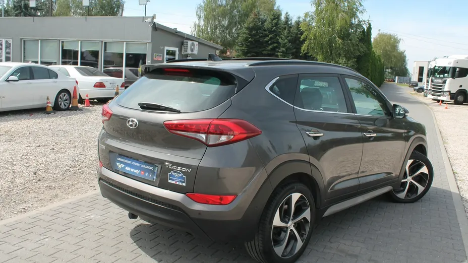 HYUNDAI Tucson -
