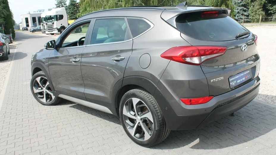 HYUNDAI Tucson -