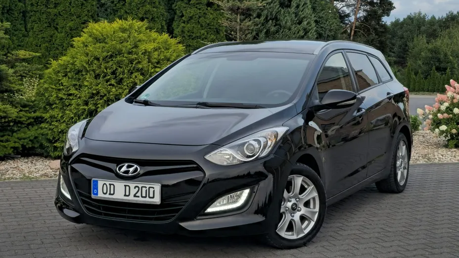 HYUNDAI i30 -