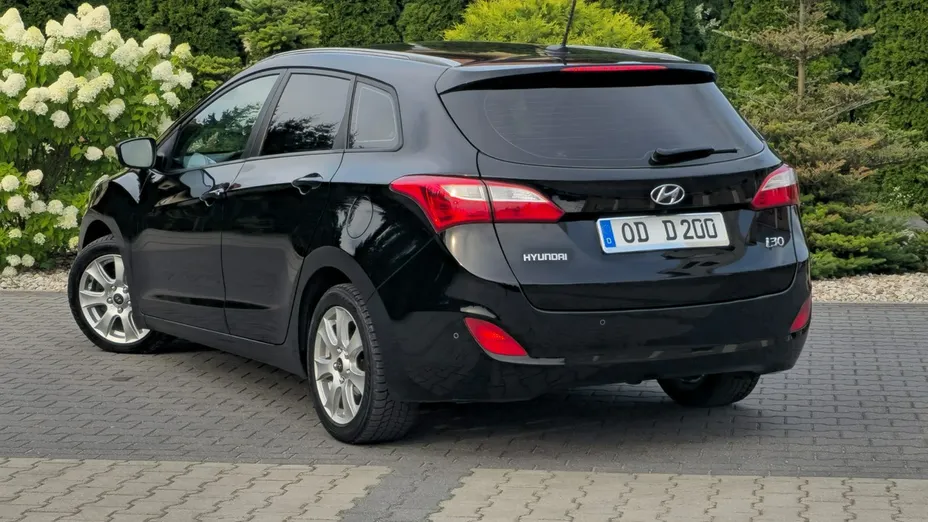 HYUNDAI i30 -