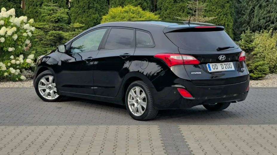 HYUNDAI i30 -
