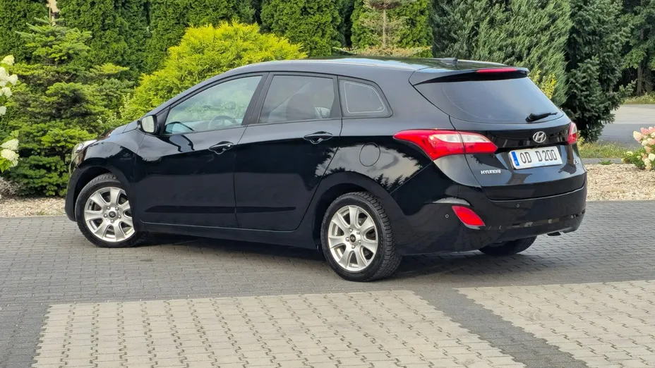 HYUNDAI i30 -