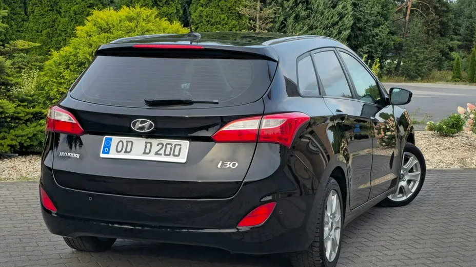 HYUNDAI i30 -