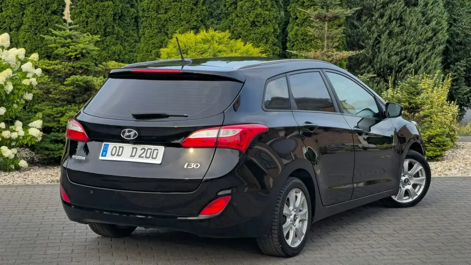HYUNDAI i30 -