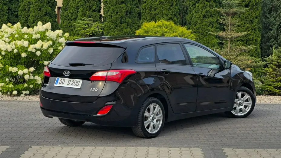 HYUNDAI i30 -