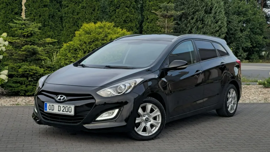 HYUNDAI i30 -