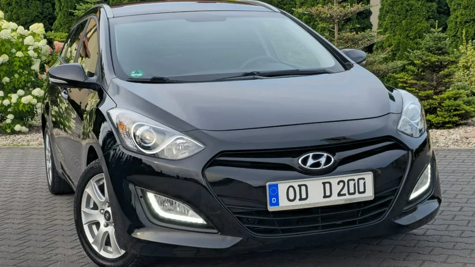 HYUNDAI i30 -