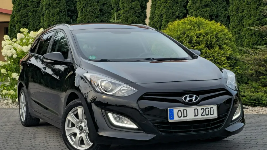 HYUNDAI i30 -
