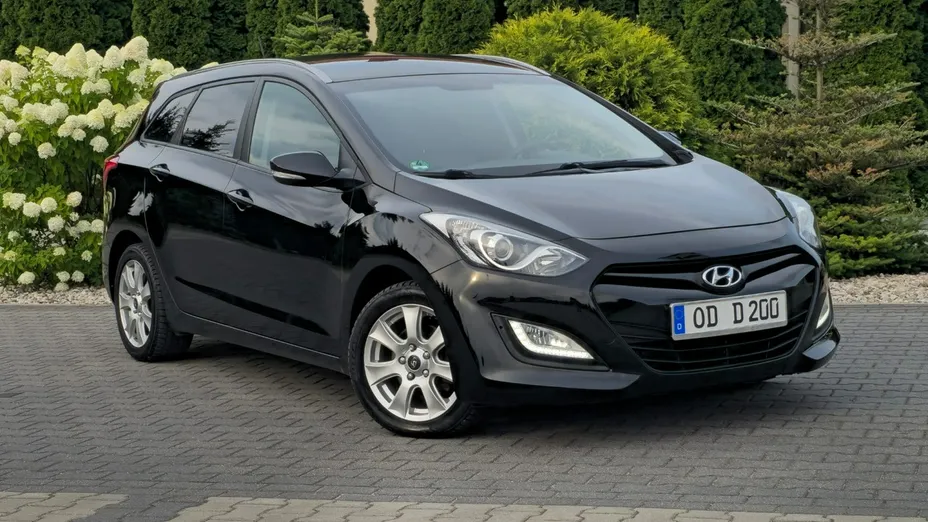 HYUNDAI i30 -