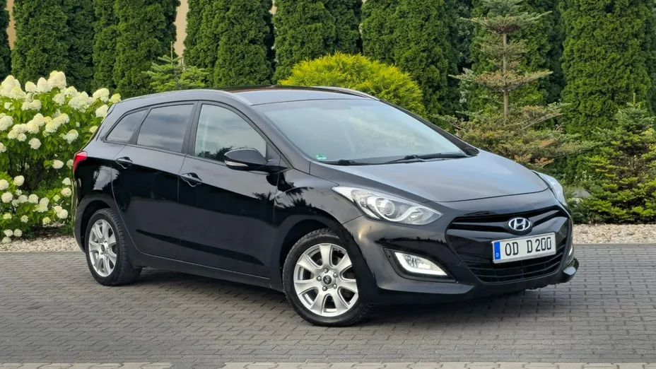 HYUNDAI i30 -