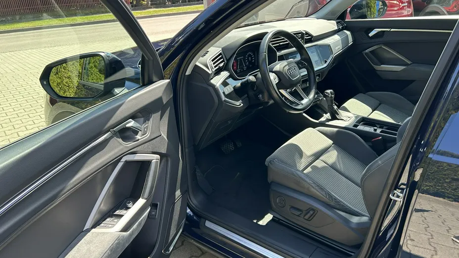 AUDI Q3 -